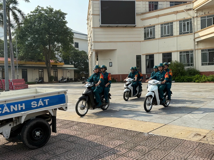 Công an xã Thanh Trì: Quyết liệt ra quân đảm bảo ANTT Đại hội Đại biểu Đảng bộ xã Thanh Trì lần thứ I, nhiệm kỳ 2025 - 2030 và các sự kiện chính trị quan trọng diễn ra trên địa bàn- Ảnh 10.