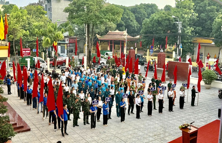 PHƯỜNG VĨNH HƯNG TỔ CHỨC LỄ PHÁT ĐỘNG PHONG TRÀO THI ĐUA “PHƯỜNG VĨNH HƯNG VÌ MÔI TRƯỜNG SÁNG – XANH – SẠCH – ĐẸP”- Ảnh 2.