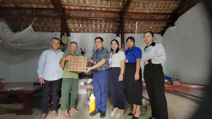 Bình Minh tổ chức thăm, tặng quà tri ân các gia đình chính sách nhân dịp 27-7- Ảnh 7.