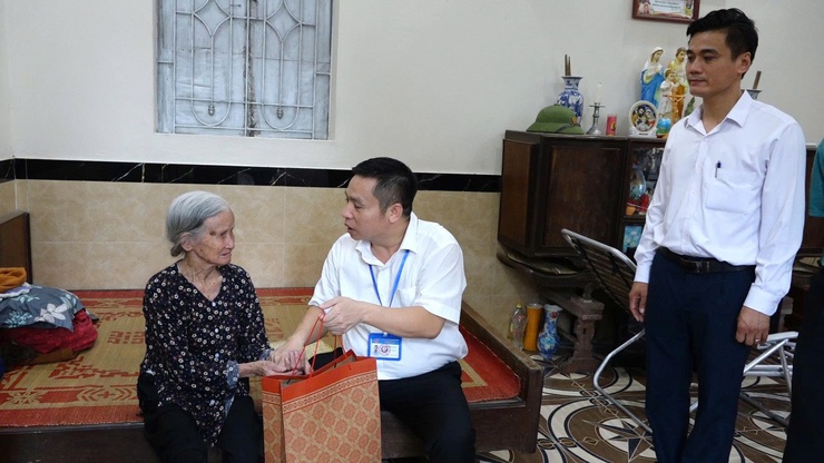 Bình Minh tổ chức thăm, tặng quà tri ân các gia đình chính sách nhân dịp 27-7- Ảnh 10.
