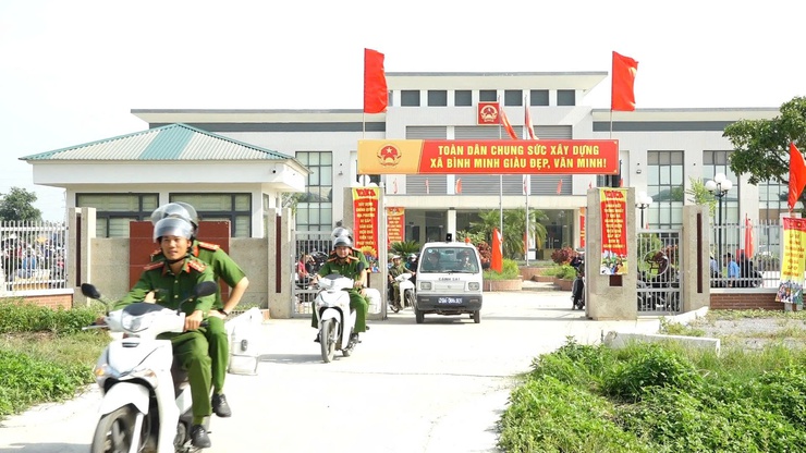 Hội nghị triển khai và ra quân kiểm tra xử lý vi phạm và giải quyết về trật tự an toàn giao thông, trật tự đô thị, trật tự công cộng trên địa bàn xã Bình Minh- Ảnh 4.