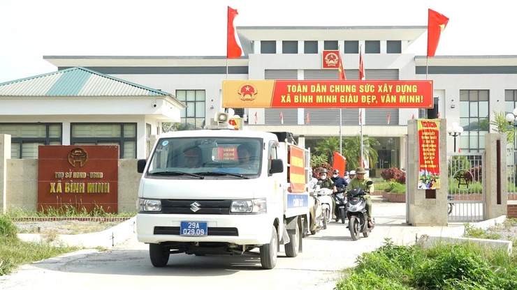 Hội nghị triển khai và ra quân kiểm tra xử lý vi phạm và giải quyết về trật tự an toàn giao thông, trật tự đô thị, trật tự công cộng trên địa bàn xã Bình Minh- Ảnh 6.