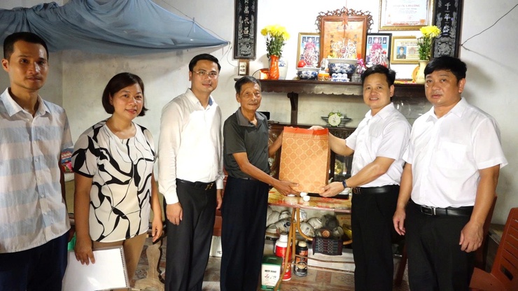 Bình Minh tổ chức thăm, tặng quà tri ân các gia đình chính sách nhân dịp 27-7- Ảnh 6.