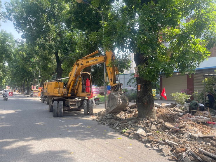 Tổ dân phố 17Y phường Yên Nghĩa phối hợp với Sư đoàn Bộ binh 301 và các đơn vị đóng trên địa bàn tổ chức các hoạt động nhân dịp kỷ niệm 78 năm Ngày thương binh liệt sĩ- Ảnh 5.