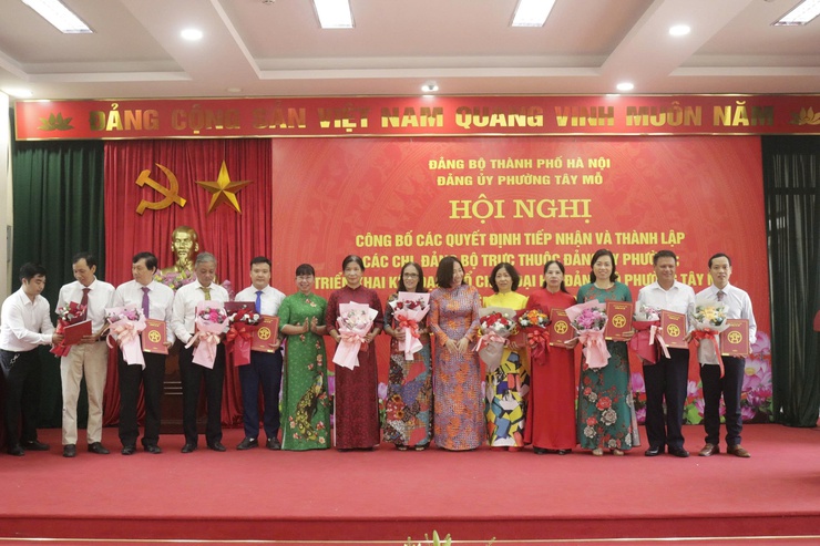 Đảng ủy Phường Tây Mỗ công bố các Quyết định tiếp nhận và thành lập các Chi, Đảng bộ trực thuộc Đảng ủy Phường; triển khai Kế hoạch tổ chức Đại hội Đảng các cấp tiến tới Đại hội Đảng bộ phường Tây Mỗ lần thứ I, nhiệm kỳ 2025-2030- Ảnh 5.