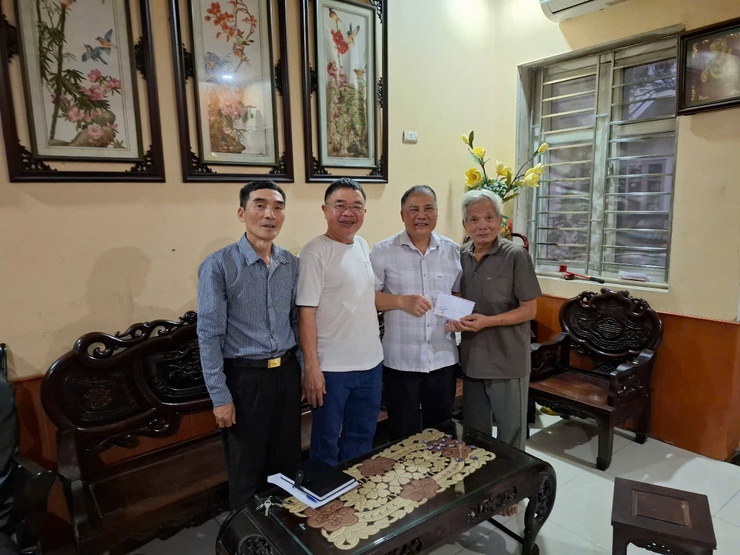 CHI BỘ – BAN CÔNG TÁC MẶT TRẬN VÀ CÁC ĐOÀN THỂ - TỔ DÂN PHỐ 21Y PHƯỜNG YÊN NGHĨA TỔ CHỨC THĂM HỎI, TẶNG QUÀ CÁC GIA ĐÌNH CHÍNH SÁCH NHÂN NGÀY 27/7- Ảnh 1.