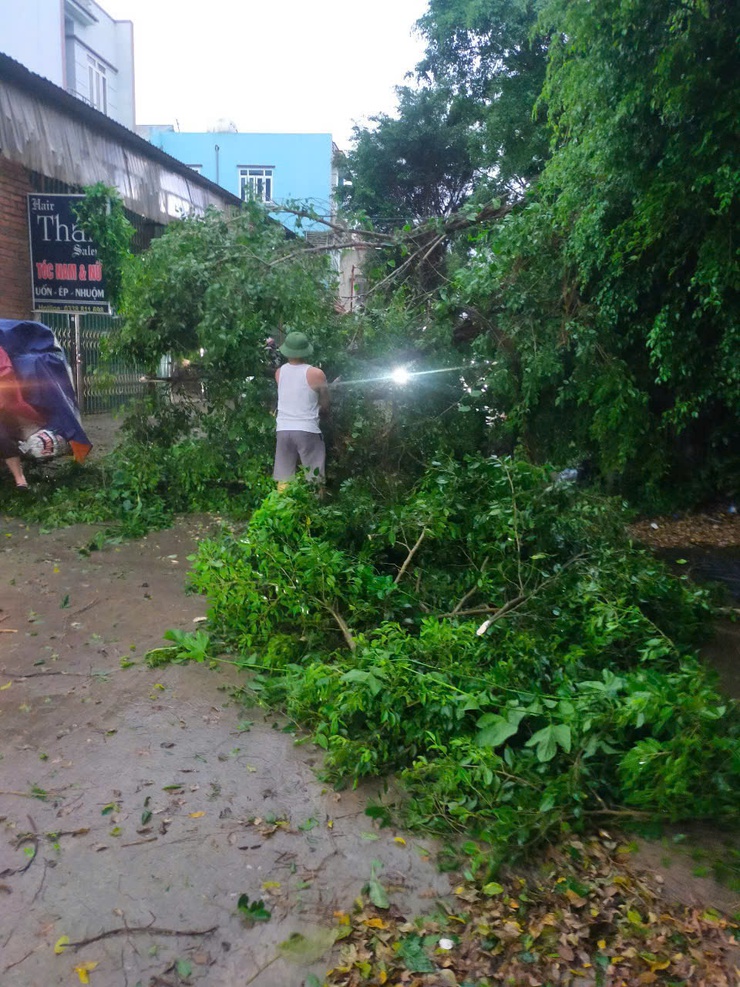 Xã Thanh Oai khẩn trương khắc phục hậu quả trận mưa dông chiều ngày 19/7- Ảnh 6.