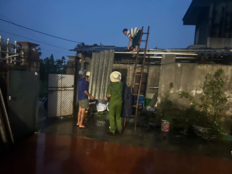 Xã Thanh Oai khẩn trương khắc phục hậu quả trận mưa dông chiều ngày 19/7- Ảnh 3.