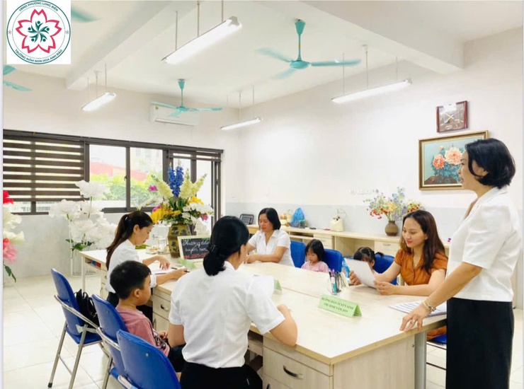 Ngành Giáo dục phường Long Biên nghiêm túc thực hiện công tác tuyển sinh trực tiếp năm học 2025–2026- Ảnh 5.