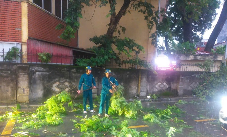 XÃ VÂN ĐÌNH: KỊP THỜI KHẮC PHỤC THIỆT HẠI DO MƯA GIÔNG GÂY RA- Ảnh 2.