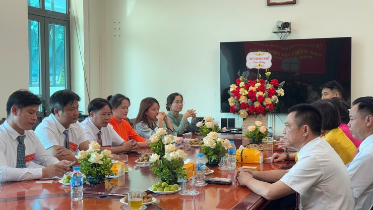 Đại hội Chi bộ Phòng Văn hóa – Xã hội xã Tam Hưng lần thứ I, nhiệm kỳ 2025–2030: Quyết tâm xây dựng tổ chức Đảng trong sạch, vững mạnh toàn diện- Ảnh 5.