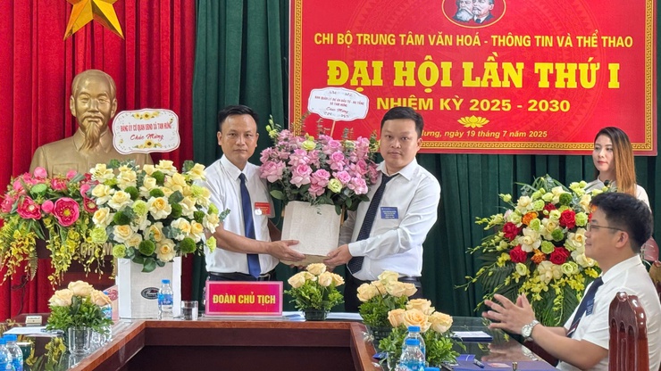 Chi bộ Trung tâm Văn hóa – Thông tin và Thể thao xã Tam Hưng tổ chức Đại hội lần thứ I, nhiệm kỳ 2025–2030- Ảnh 2.