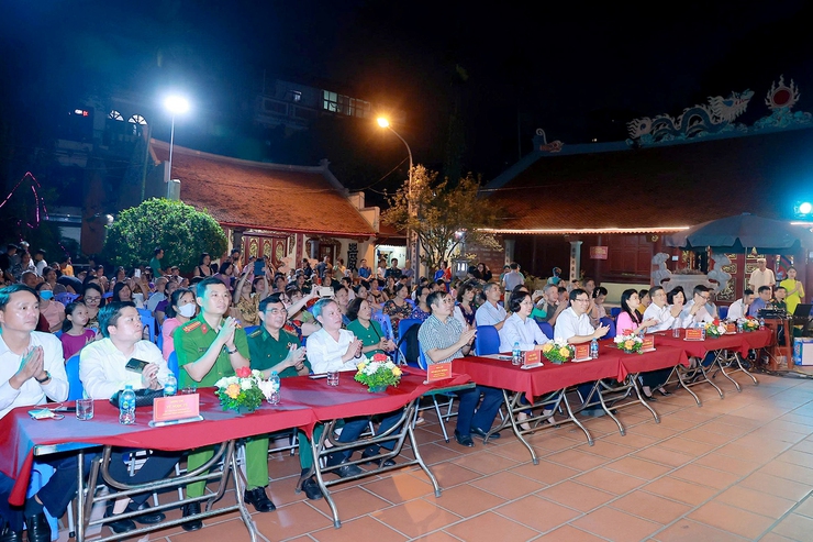 "Thanh Xuân phường mới - Rạng ngời tương lai": Chương trình văn nghệ đặc sắc khai mở kỷ nguyên mới của phường Thanh Xuân- Ảnh 1.