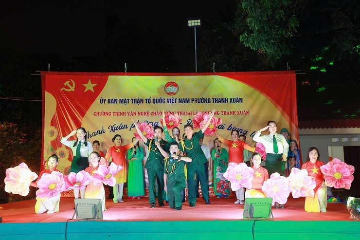 "Thanh Xuân phường mới - Rạng ngời tương lai": Chương trình văn nghệ đặc sắc khai mở kỷ nguyên mới của phường Thanh Xuân- Ảnh 6.