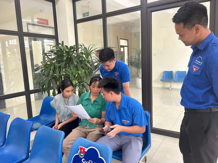 Điểm Phục vụ hành chính công xã Suối Hai sẵn sàng phục vụ người dân và doanh nghiệp- Ảnh 2.
