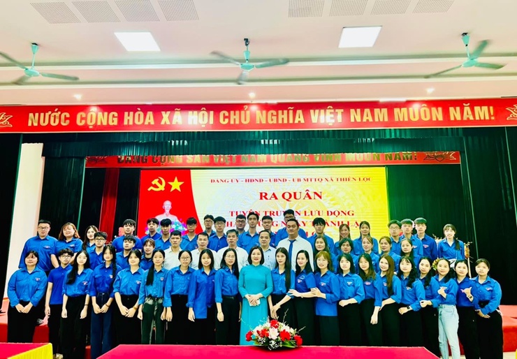 Xã Thiên Lộc ra quân tuyên truyền lưu động chào mừng ngày thành lập xã mới- Ảnh 1.
