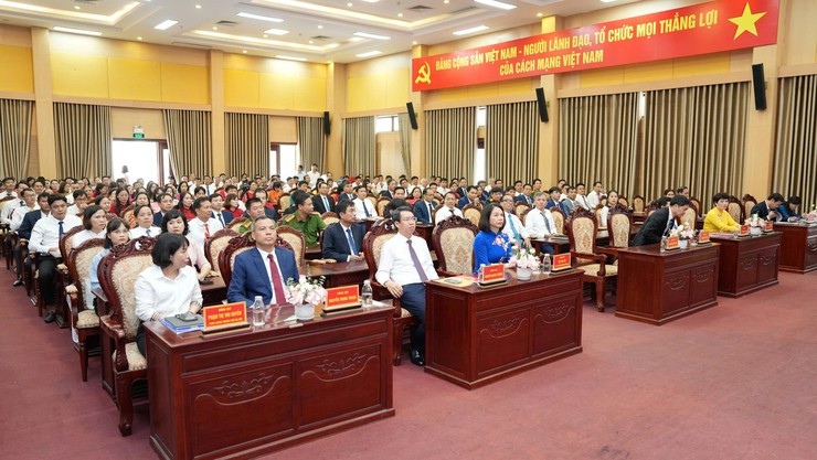 Lễ trao các Quyết định của Thành phố Hà Nội về công tác cán bộ xã An Khánh- Ảnh 1.