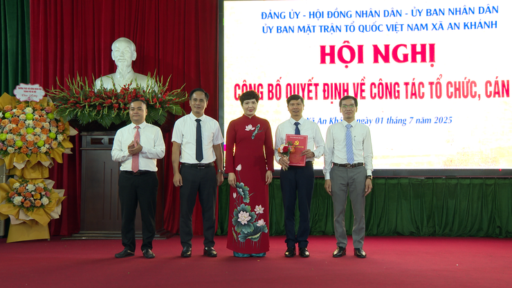 An Khánh công bố quyết định về công tác tổ chức, cán bộ- Ảnh 6.