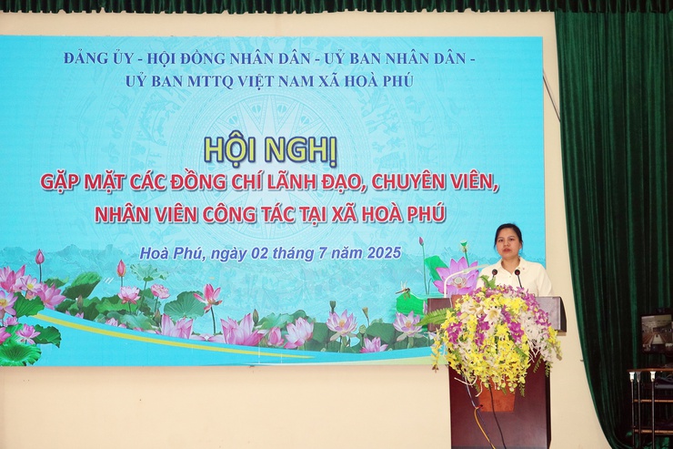 xã Hòa Phú: Tổ chức hội nghị gặp mặt các đồng chí lãnh đạo, chuyên viên, nhân viên công tác tại xã.- Ảnh 3.