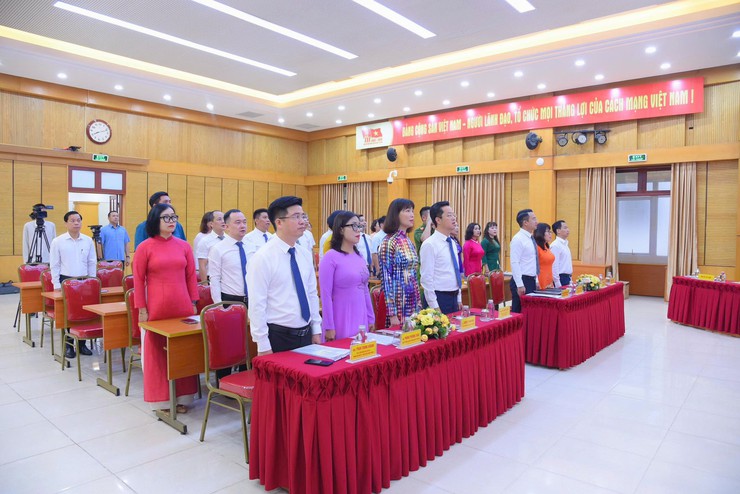 HĐNĐ phường Hoàn Kiếm công bố các quyết định quan trọng về công tác nhân sự- Ảnh 1. HĐNĐ phường Hoàn Kiếm công bố các quyết định quan trọng về công tác nhân sự- Ảnh 1.