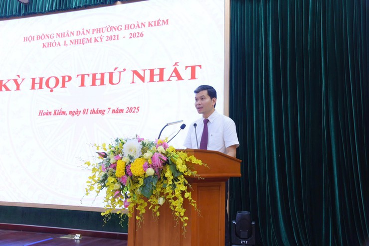 HĐNĐ phường Hoàn Kiếm công bố các quyết định quan trọng về công tác nhân sự- Ảnh 4. HĐNĐ phường Hoàn Kiếm công bố các quyết định quan trọng về công tác nhân sự- Ảnh 4.