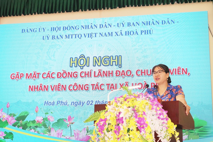 xã Hòa Phú: Tổ chức hội nghị gặp mặt các đồng chí lãnh đạo, chuyên viên, nhân viên công tác tại xã.- Ảnh 6.