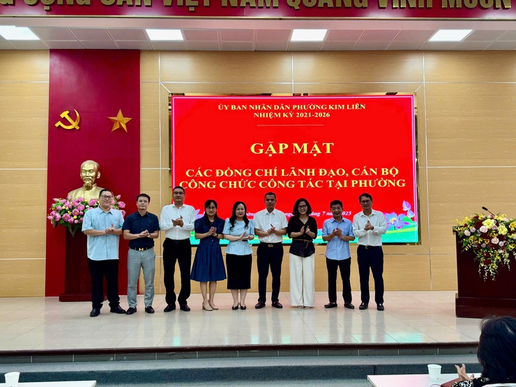 UỶ BAN NHÂN DÂN PHƯỜNG KIM LIÊN – THÀNH PHỐ HÀ NỘI GẶP MẶT CÁC ĐỒNG CHÍ LÃNH ĐẠO, CÁN BỘ, CÔNG CHỨC TẠI PHƯỜNG- Ảnh 6.