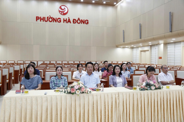 Tổng Bí thư Tô Lâm chủ trì hội nghị sơ kết công tác phát triển khoa học, công nghệ, đổi mới sáng tạo và chuyển đổi số- Ảnh 8.