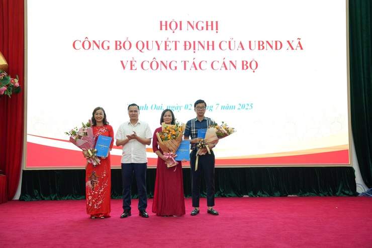 Xã Thanh Oai kiện toàn cán bộ, hướng tới vận hành trơn tru bộ máy chính quyền địa phương 2 cấp- Ảnh 4.