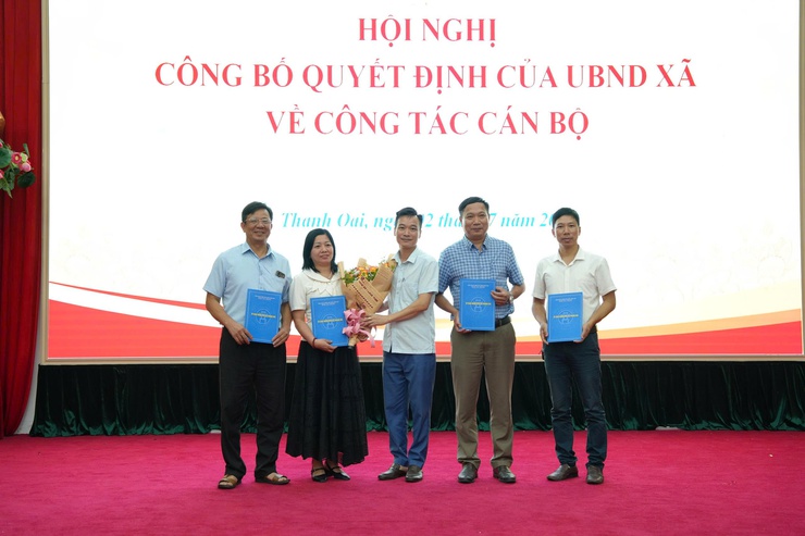 Xã Thanh Oai kiện toàn cán bộ, hướng tới vận hành trơn tru bộ máy chính quyền địa phương 2 cấp- Ảnh 7.