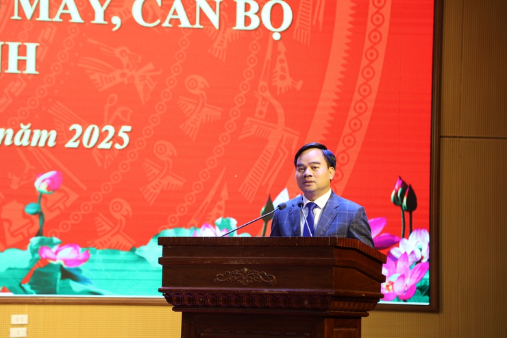 Đảng ủy, HĐND, UBND xã Quang Minh công bố các quyết định về công tác cán bộ- Ảnh 6.