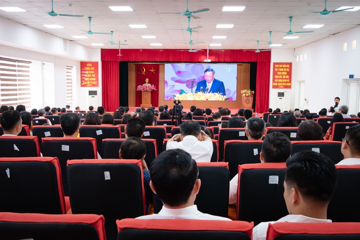 Hà Nội trao quyết định nhân sự, phường Xuân Phương sẵn sàng vận hành chính quyền mới- Ảnh 1.