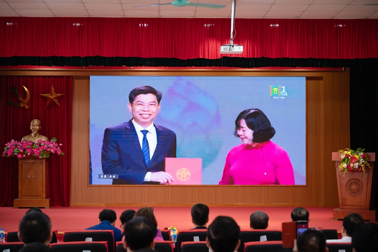 Hà Nội trao quyết định nhân sự, phường Xuân Phương sẵn sàng vận hành chính quyền mới- Ảnh 2.