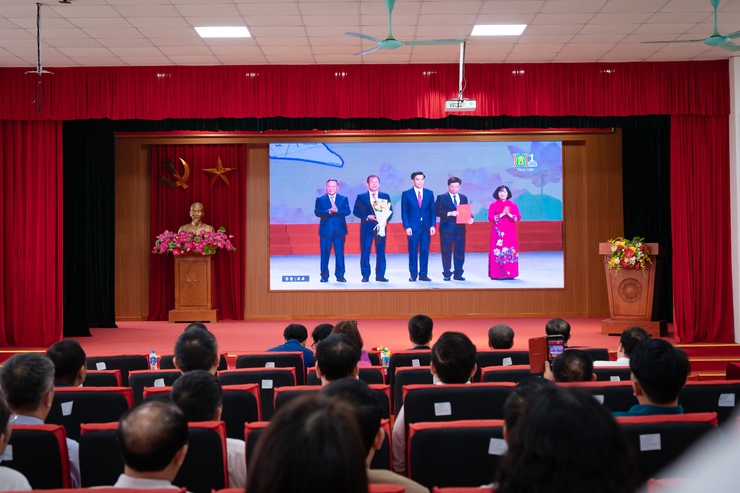 Hà Nội trao quyết định nhân sự, phường Xuân Phương sẵn sàng vận hành chính quyền mới- Ảnh 3.