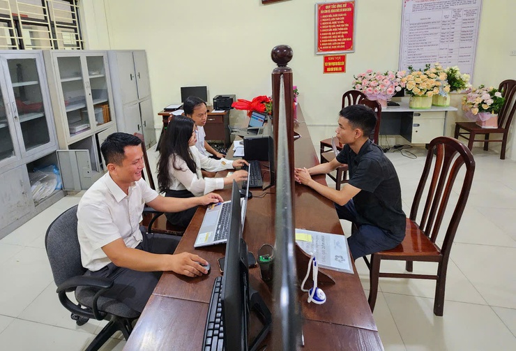 Ngày đầu vận hành chính quyền 2 cấp tại xã đảo Minh Châu: Thông suốt, trách nhiệm, hướng về người dân- Ảnh 2.