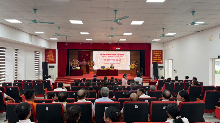 HĐND phường Xuân Phương khai mạc kỳ họp thứ Nhất khóa I, nhiệm kỳ 2021-2026.- Ảnh 1.