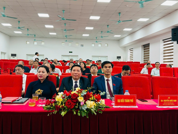 HĐND phường Xuân Phương khai mạc kỳ họp thứ Nhất khóa I, nhiệm kỳ 2021-2026.- Ảnh 2.