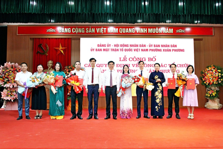ĐẢNG ỦY – HĐND – UBND - UB.MTTQ PHƯỜNG XUÂN PHƯƠNG TRAO QUYẾT ĐỊNH THÀNH LẬP CÁC CƠ QUAN, ĐƠN VỊ VÀ CÔNG TÁC CÁN BỘ- Ảnh 6.