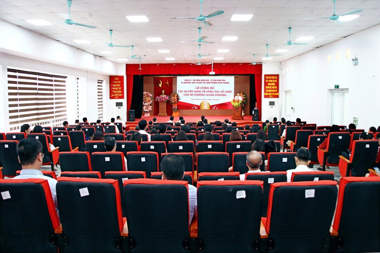 ĐẢNG ỦY – HĐND – UBND - UB.MTTQ PHƯỜNG XUÂN PHƯƠNG TRAO QUYẾT ĐỊNH THÀNH LẬP CÁC CƠ QUAN, ĐƠN VỊ VÀ CÔNG TÁC CÁN BỘ- Ảnh 1.