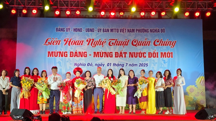 Chương trình nghệ thuật đặc biệt chào mừng triển khai mô hình chính quyền địa phương 2 cấp- Ảnh 2.