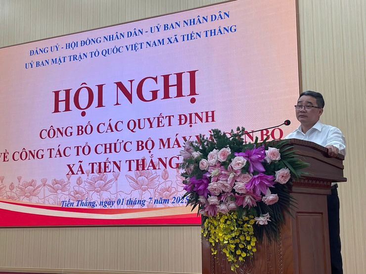 
Hội nghị công bố các Quyết định về công tác tổ chức bộ máy và cán bộ xã Tiến Thắng
- Ảnh 5.