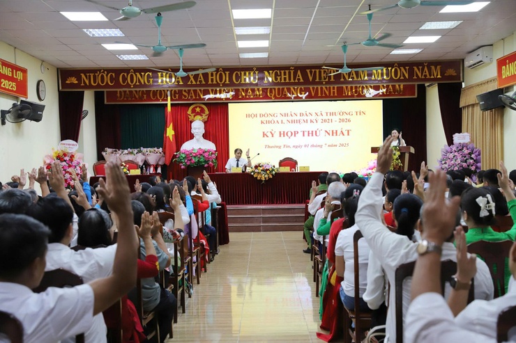 Xã Thường Tín tổ chức thành công kì họp kỳ thứ nhất HĐND xã khóa I, nhiệm kỳ 2021 - 2026- Ảnh 4.