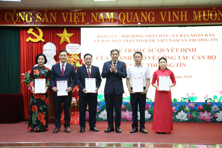Xã Thường Tín trao các Quyết định về công tác cán bộ- Ảnh 3.