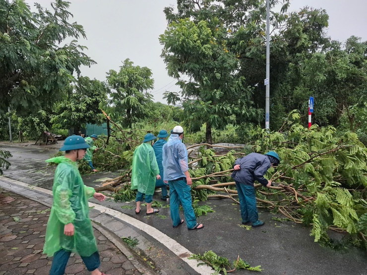 Phường Long Biên chủ động ứng phó với cơn bão số 3, đảm bảo an toàn cho nhân dân- Ảnh 12.