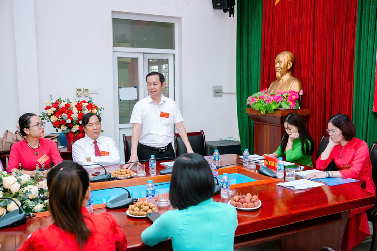 CÁC CHI BỘ TRỰC THUỘC ĐẢNG BỘ UBND PHƯỜNG ĐÔNG NGẠC TỔ CHỨC ĐẠI HỘI LẦN THỨ I, NHIỆM KỲ 2025 - 2030- Ảnh 5.