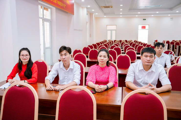 CÁC CHI BỘ TRỰC THUỘC ĐẢNG BỘ UBND PHƯỜNG ĐÔNG NGẠC TỔ CHỨC ĐẠI HỘI LẦN THỨ I, NHIỆM KỲ 2025 - 2030- Ảnh 8.
