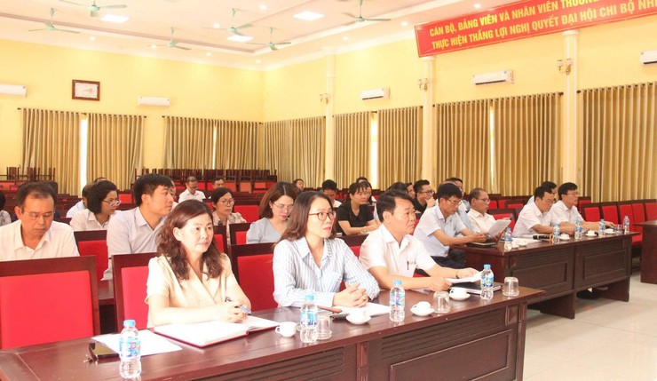 Đảng ủy xã Hòa Lạc tổ chức hội nghị góp ý dự thảo Văn kiện Đại hội Đảng bộ lần thứ Nhất, nhiệm kỳ 2025–2030- Ảnh 1.