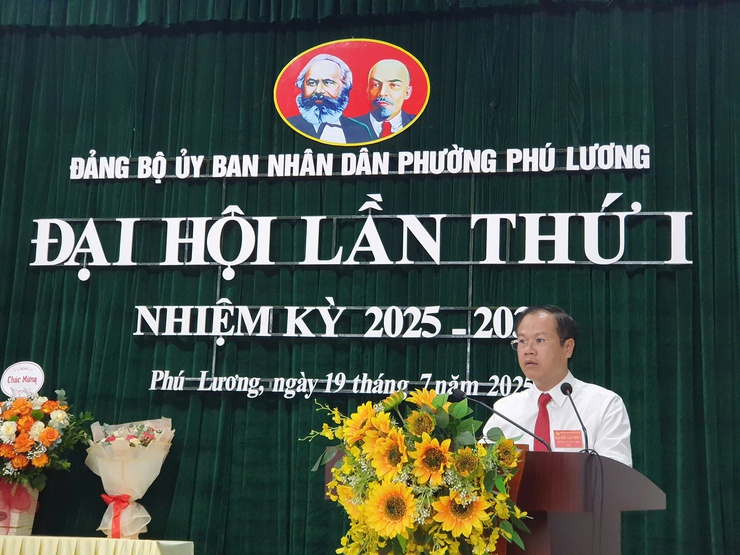 Đại hội Đảng bộ UBND phường Phú Lương lần thứ Nhất, nhiệm kỳ  2025-2030 thành công tốt đẹp- Ảnh 3.