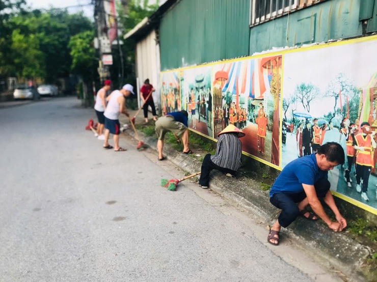 Phường Long Biên ra quân đảm bảo an ninh chính trị, trật tự an toàn xã hội – an toàn giao thông, trật tự xây dựng và đảm bảo vệ sinh môi trường- Ảnh 5.