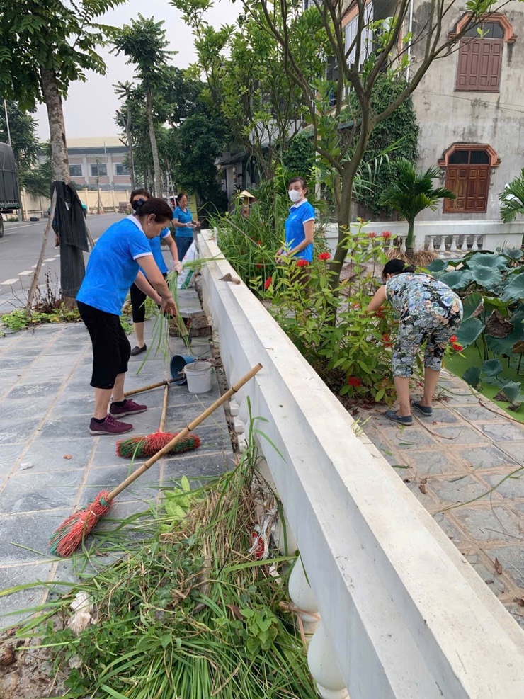 Phường Long Biên ra quân đảm bảo an ninh chính trị, trật tự an toàn xã hội – an toàn giao thông, trật tự xây dựng và đảm bảo vệ sinh môi trường- Ảnh 7.